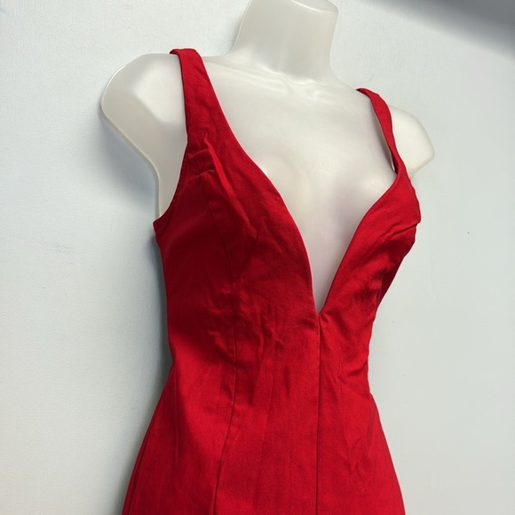 NEW Solemio Plunged Neckline Red Cocktail Dress Size Medium - Picture 3 of 10